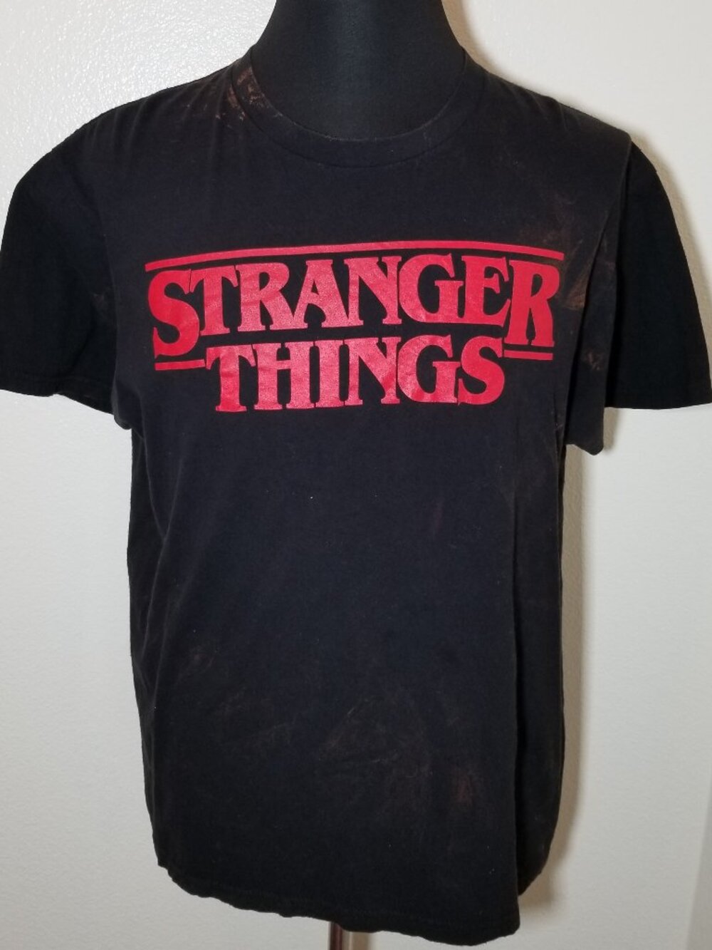 Stranger Things‎ 2019 Men Large T Shirt Black Distressed Netflix NWOT